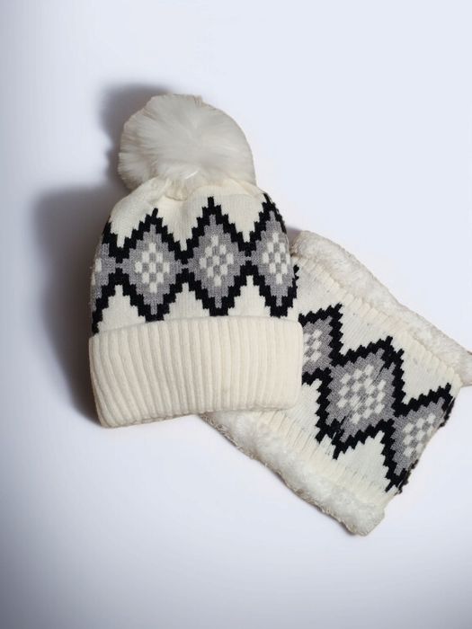 Дитячий набір шапка та снуд (хомут, баф)