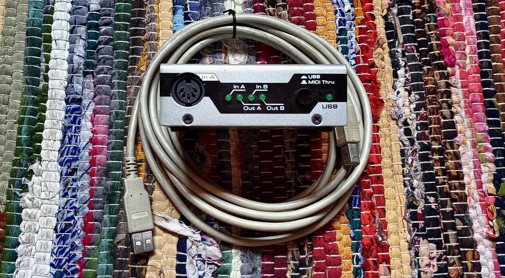M-AUDIO MIidisport 2x2
