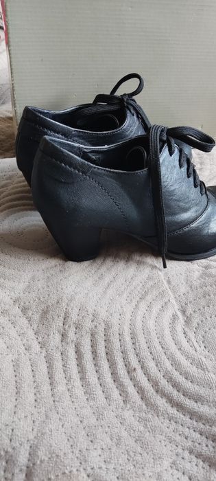 Półbuty damskie Bata