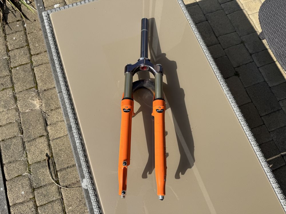 Amortyzator Manitou Mars C 1-1/8" TPC Carbon Retro MTB 2000