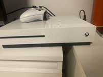 Xbox one 1 generacji + 1 pad+stacja ładowania i 2 akumulatory+5 gier.