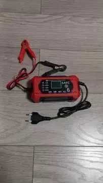 Rewelacyjna  ladowarka z funkcja napraw 12V