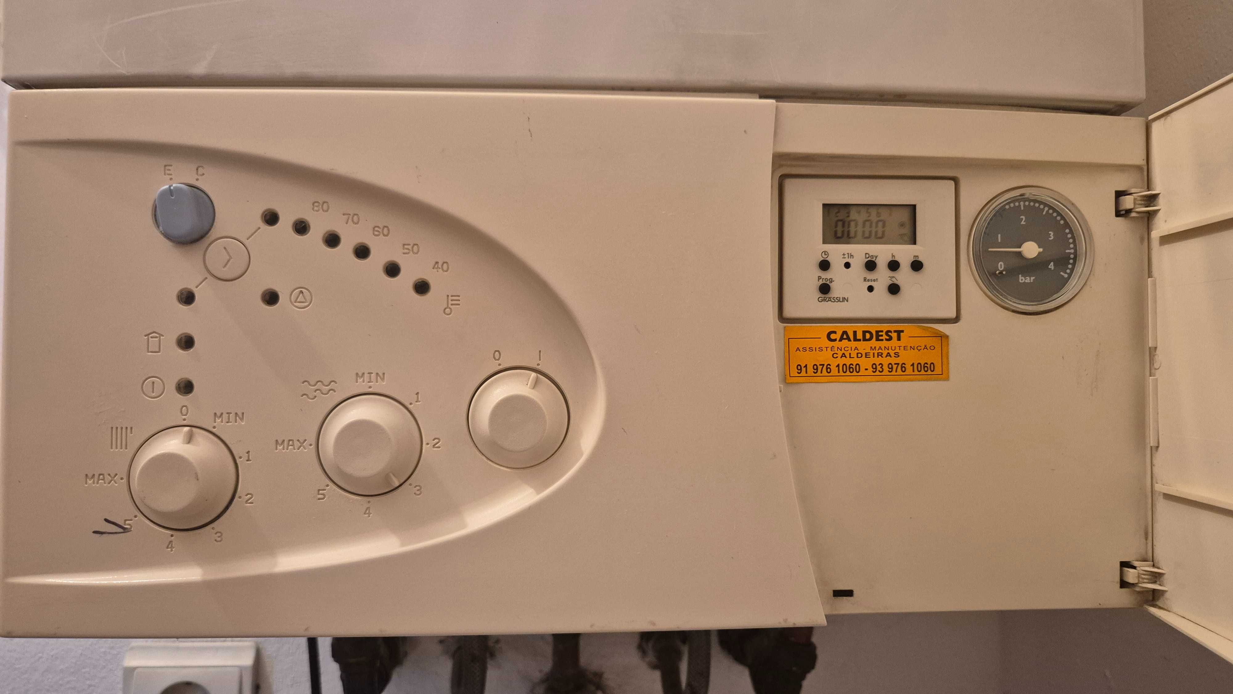 Caldeira a gás Ariston radiadores aquecimento central