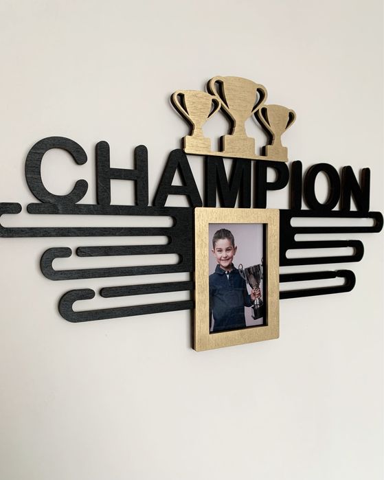 Медальниця Champion
