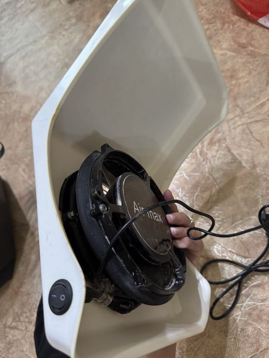 Манікюрна витяжка Air Max Pro