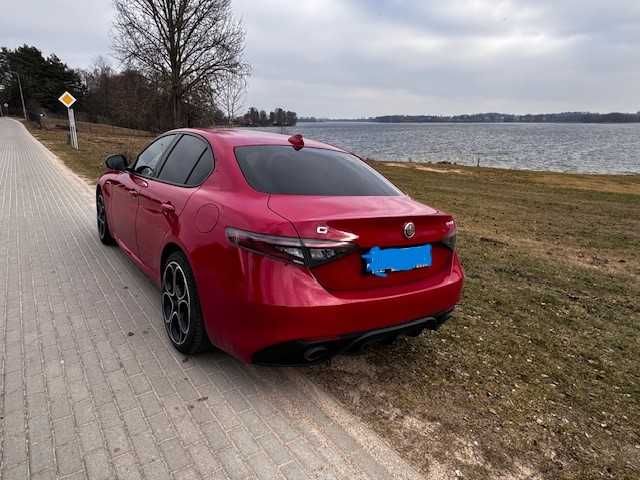 Wynajem samochodu Alfa Romeo GIULIA VELOCE