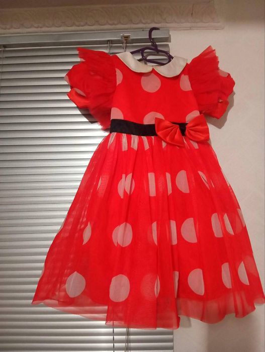 Дитячі  пишні сукні (на 5- 6 років)