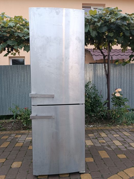 Холодильник Miele