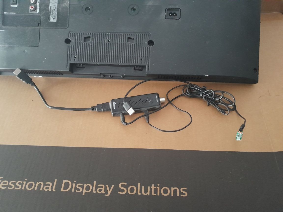 Samsung 28 led  fajny stan