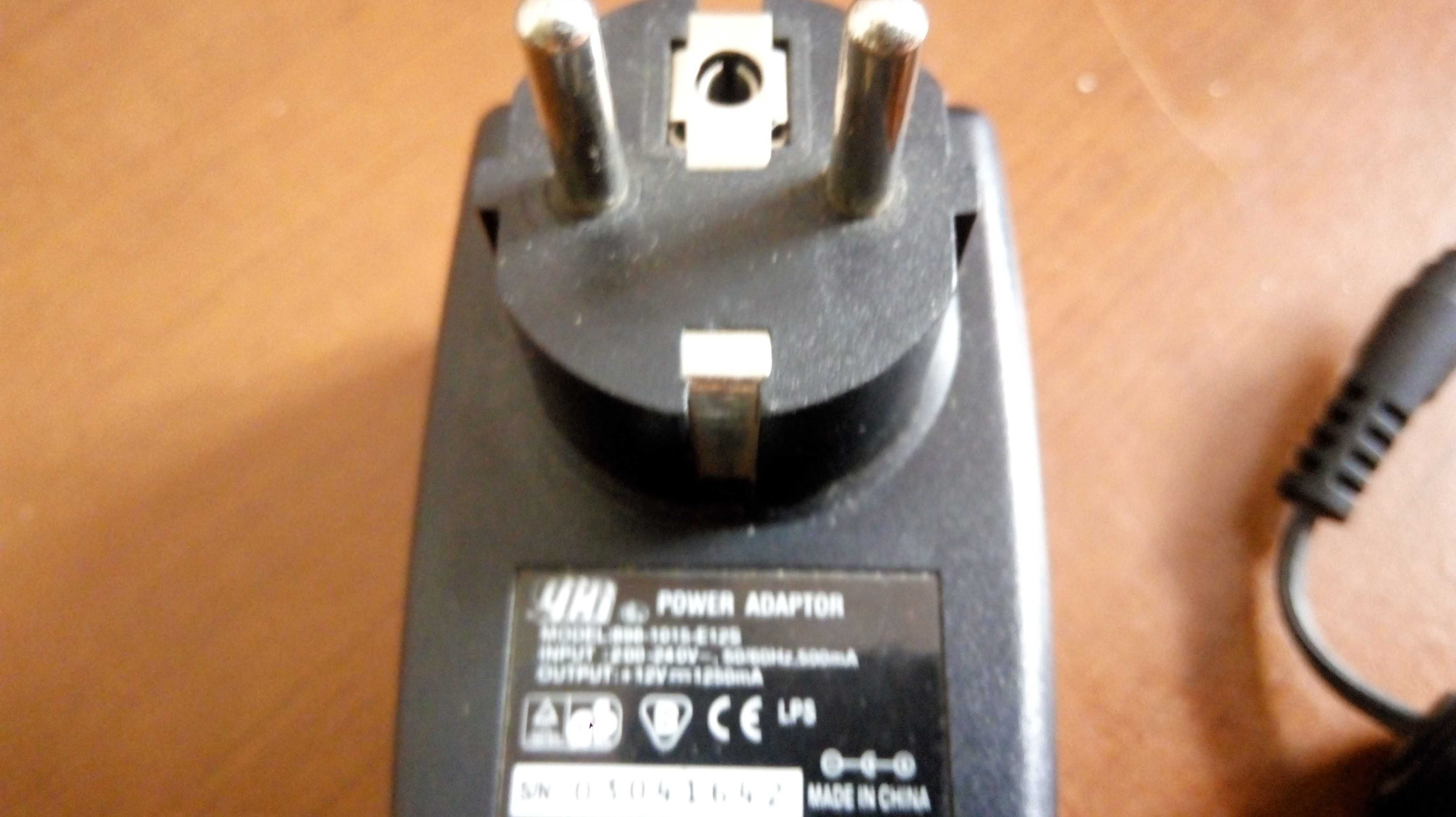 Блок живлення не робочий Output +12V  1250mA. Інформація на фото.