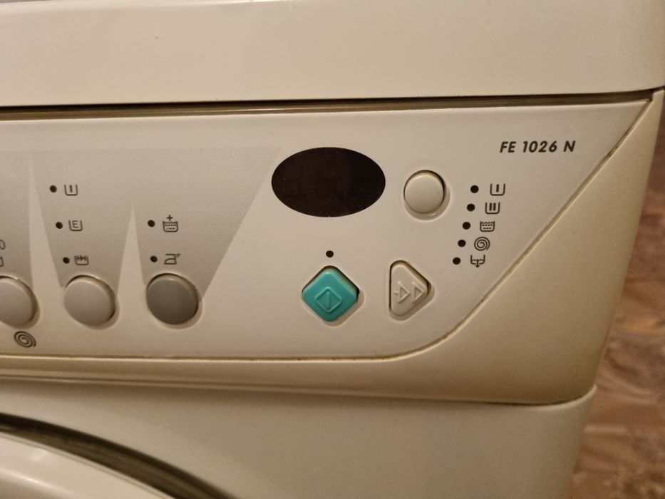 Пральна машина Zanussi FE1026N