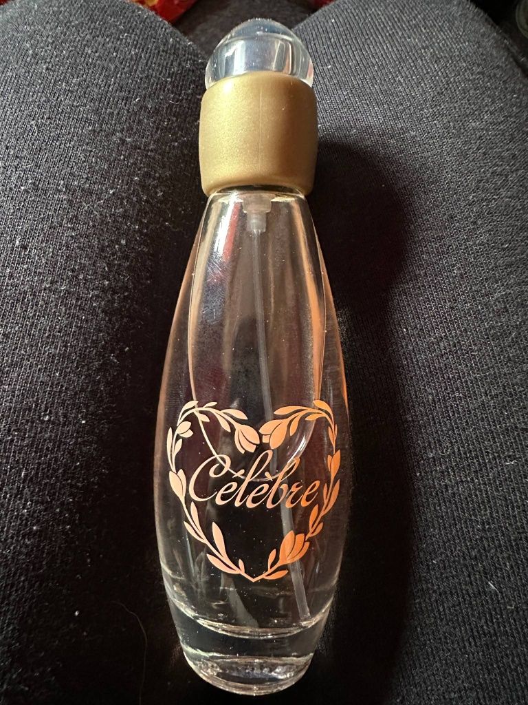 Woda toaletowa Celebre z Avon 50 ml