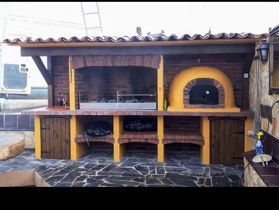 Churrasqueiras rusticas e linha moderna