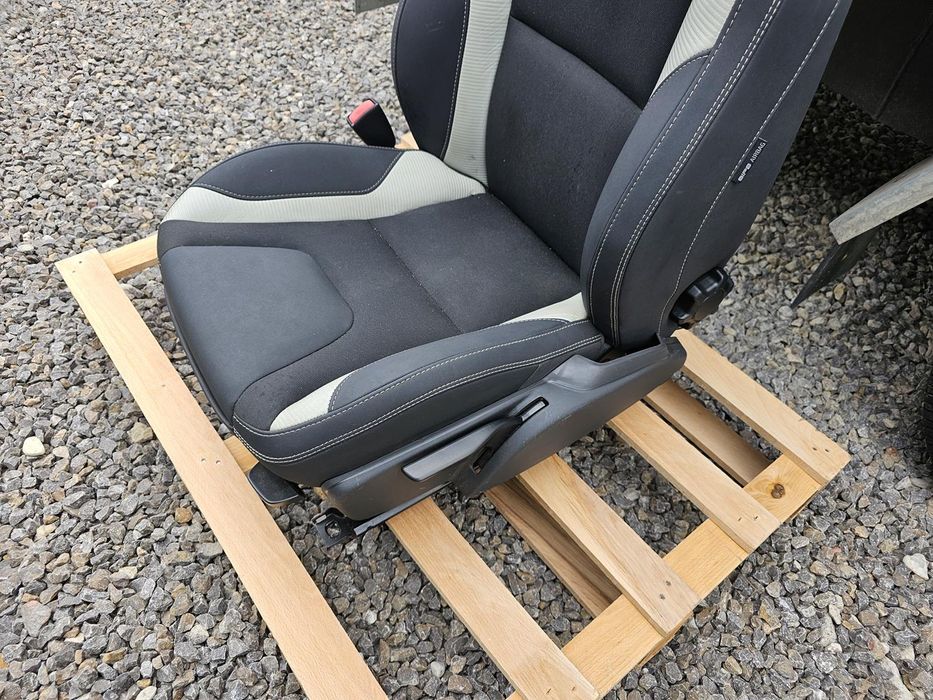 Fotel lewy przód volvo V60 S60 2010--2013 Rdesign