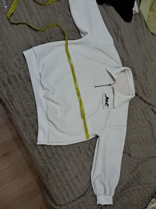 Кофта  розмір  S  М