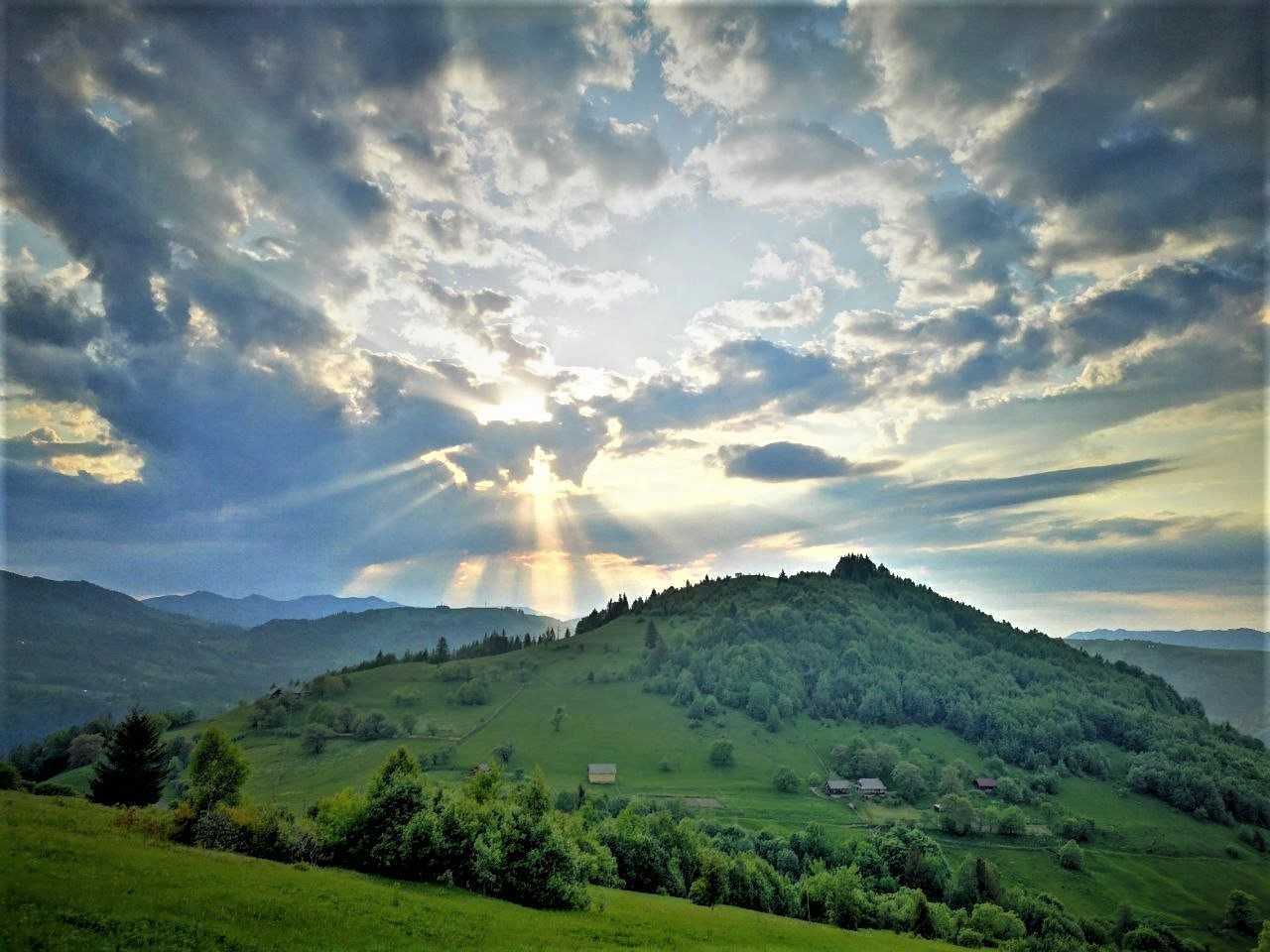 Ділянка та будинок в горах (+авто)