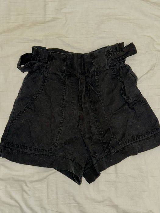 Чорні шорти H&M з поясом, високою посадкою