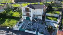 Casa / Villa T5 em Candosa de 212,00 m2
