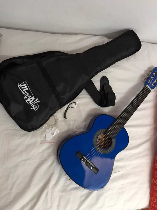 Guitarra acústica Junior - Music Alley