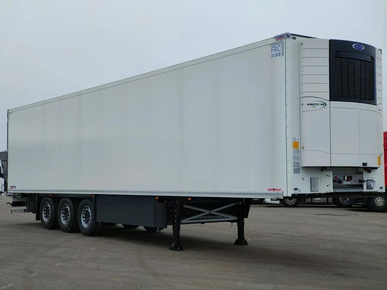 Schmitz Cargobull SKO24  1 rejestarcja 2025 rok, podnoszona oś
