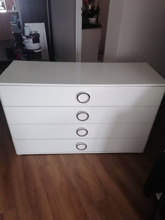 Komoda biała w połysku z szufladami, 130/50/78