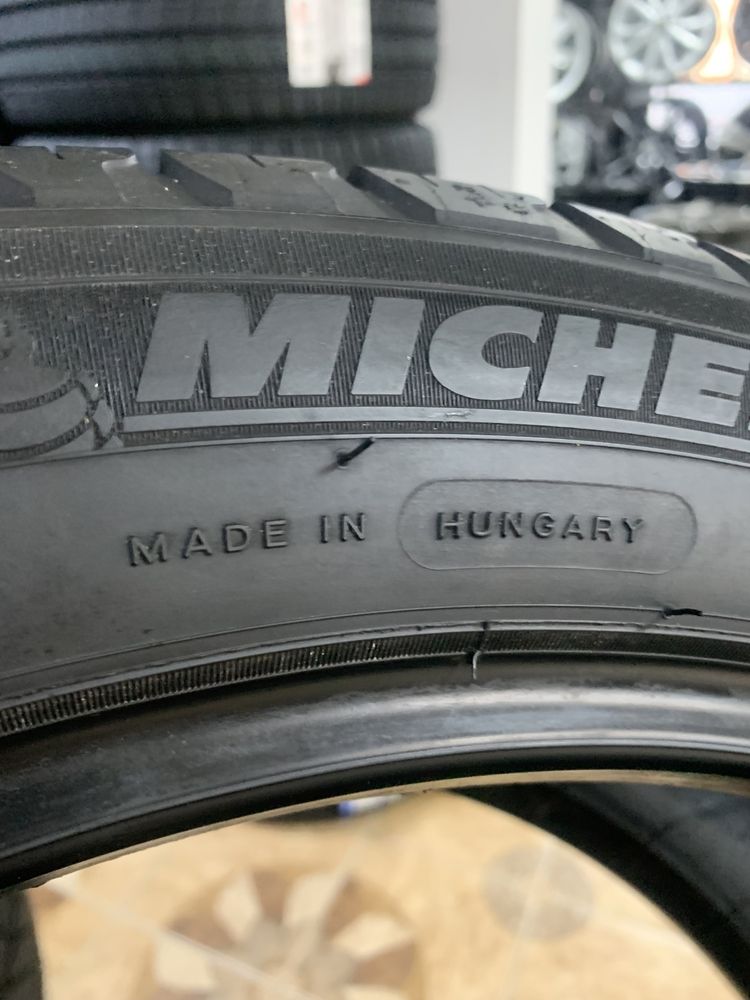 245/45/20 103W Michelin LATITUDE Tour HP