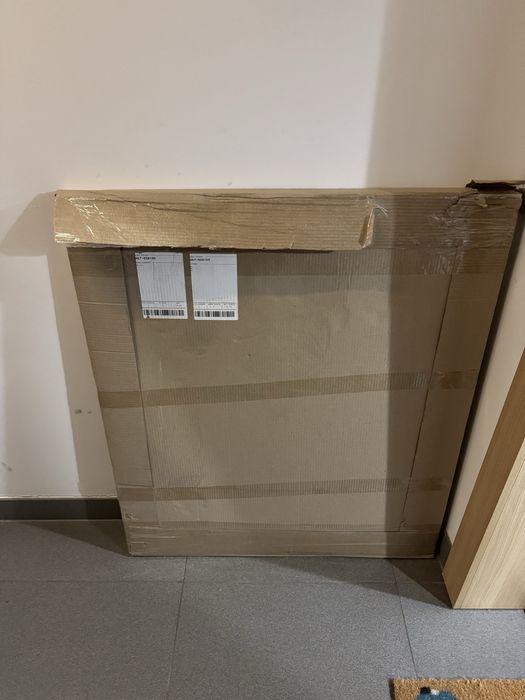 Blat kuchienny lazieńkowy w kolorze marmurowym (bardzo głęboki).