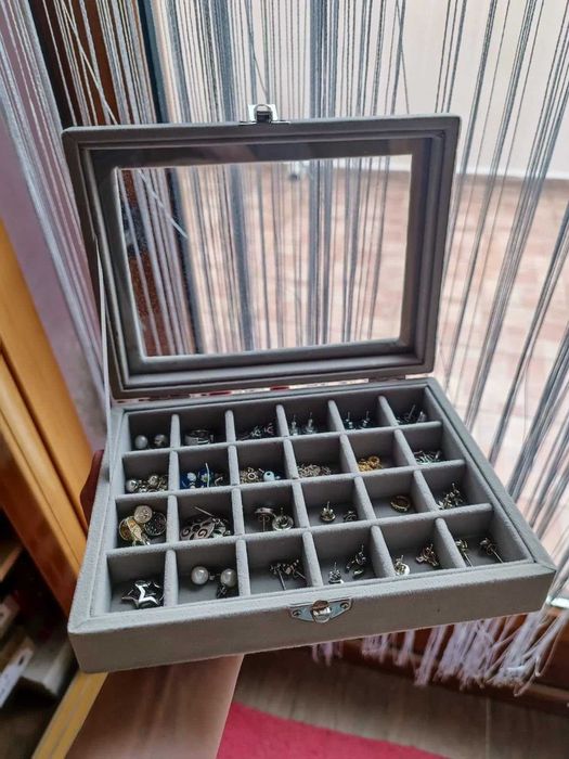 Szkatułka organizer na biżuterię PREZENT szary 24 przegródki