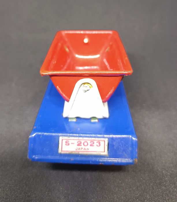 71# Bardzo stara metalowa wywrotka Japońska.