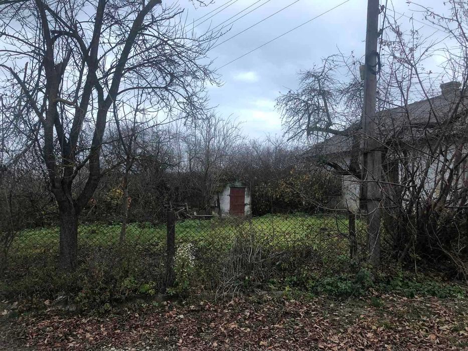 Продається земельна ділянка з  старим будинком