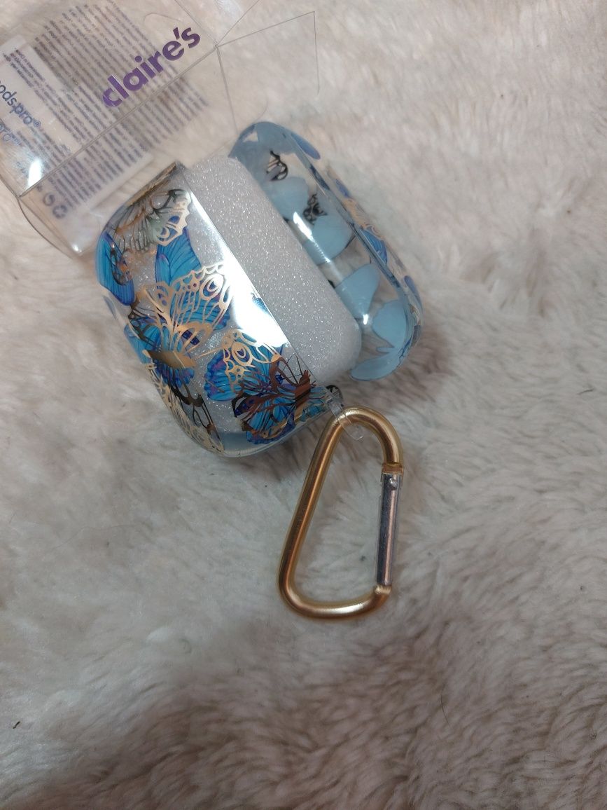 Etui na airpodsy claire's etui na słuchawki apple airpods pro brelok