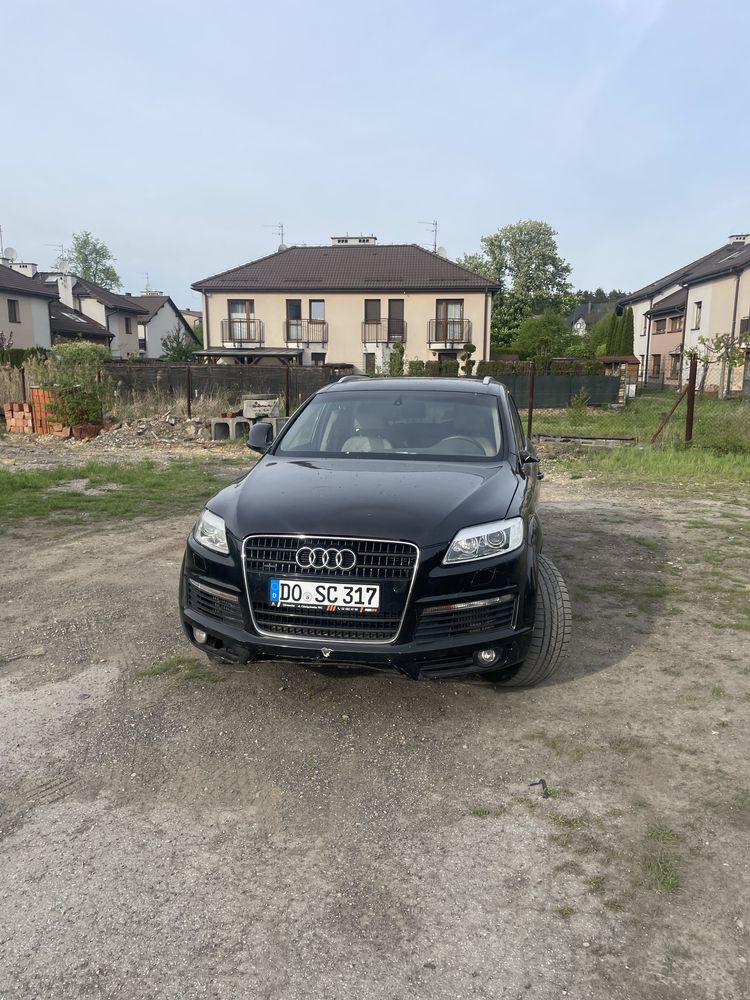 Sprzedam na części Audi Q7 99 213 km