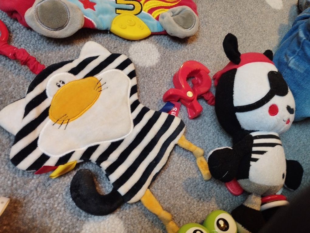 Zabawki niemowlęce sensoryczne Moms