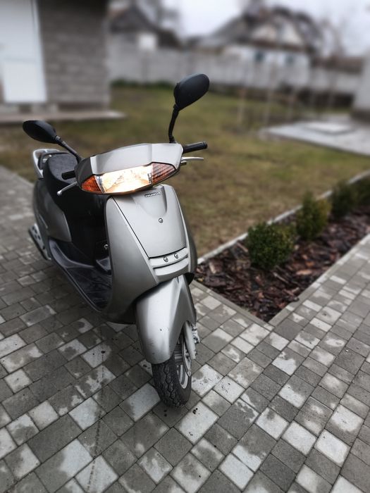 Honda AF48 Lead скутер