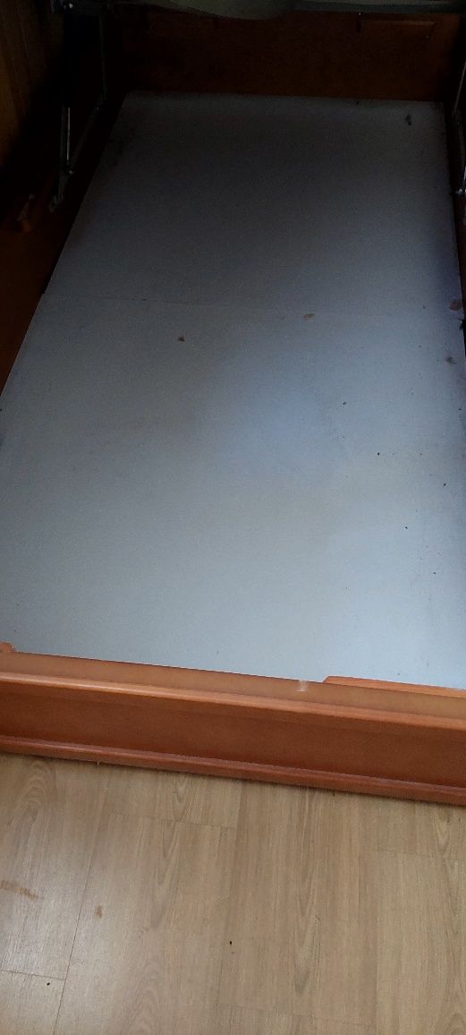 Cama sommier solteiro