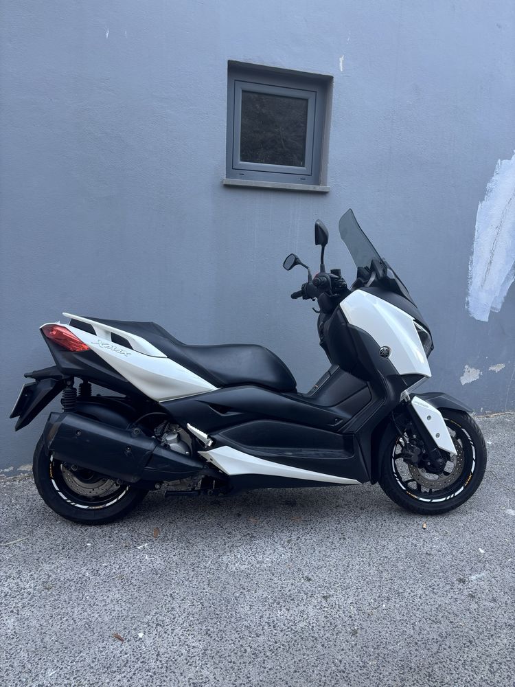 Yamaha XMAX 300