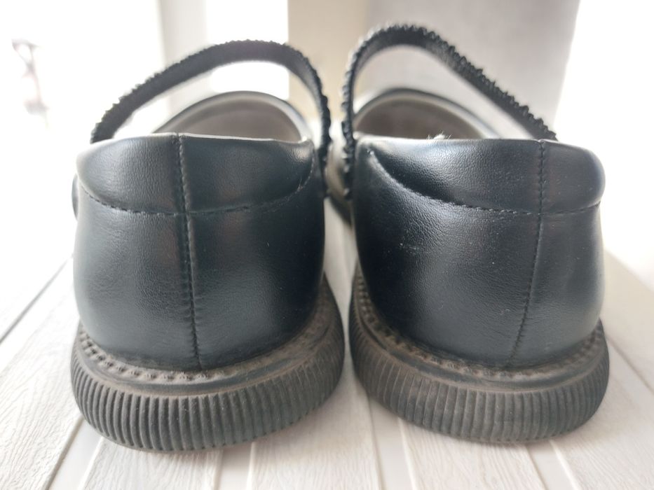 Туфлі чорні шкільні на дівчинку, еко-шкіра, б/в, 30р.
