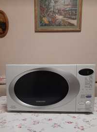 Продам микроволновую печь "Samsung" CE287GNR"