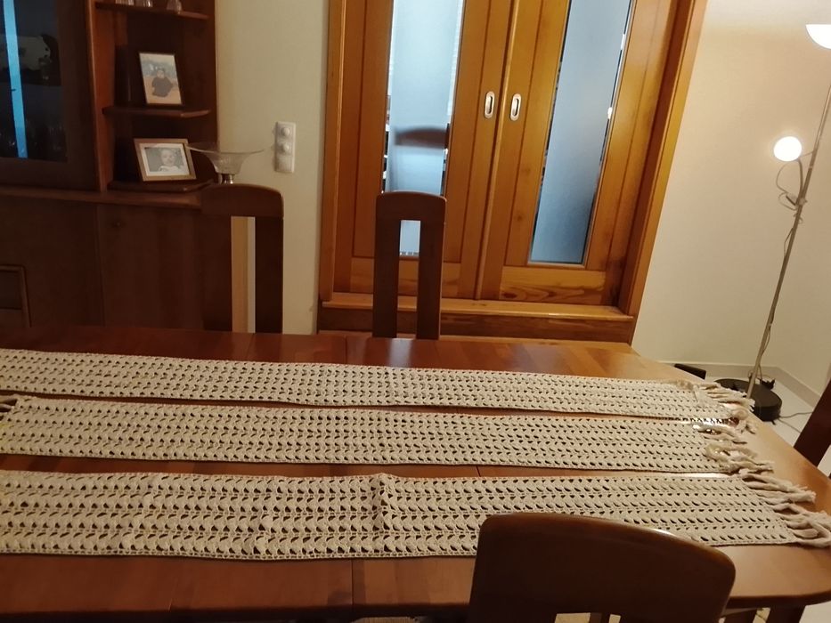 Conjunto de três naperons compridos em crochê feitos á mão