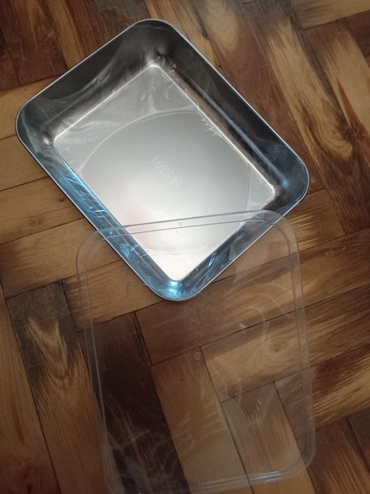 Для ідеальної  господині металевий контейнер для зберігання їжі