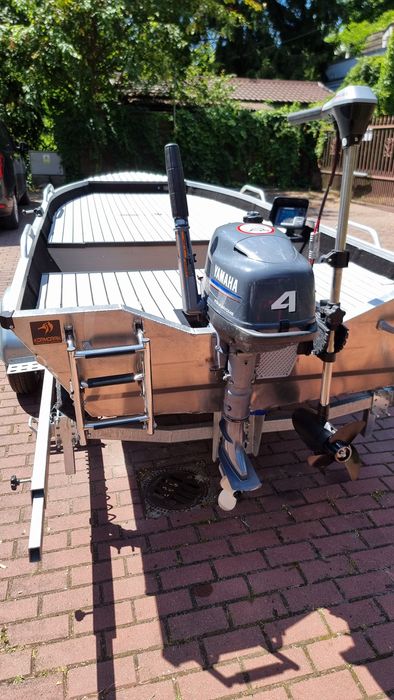 Łódka aluminiowa typu bassboat