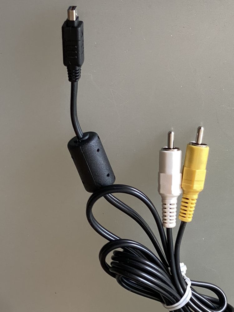 Шнури кабелі підключення техніки