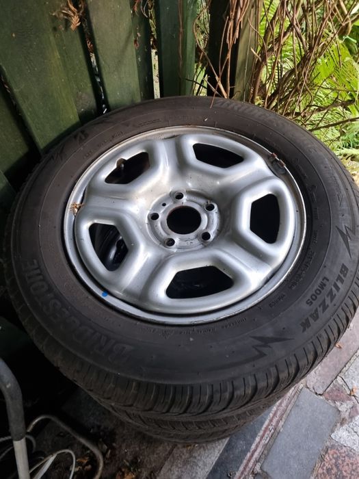 Koła do Duster Dacia opony zimowe felgi stalowe 215/65 16