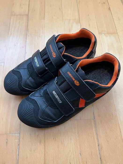 Sapatos Geox 39, preto/laranja, impermeáveis