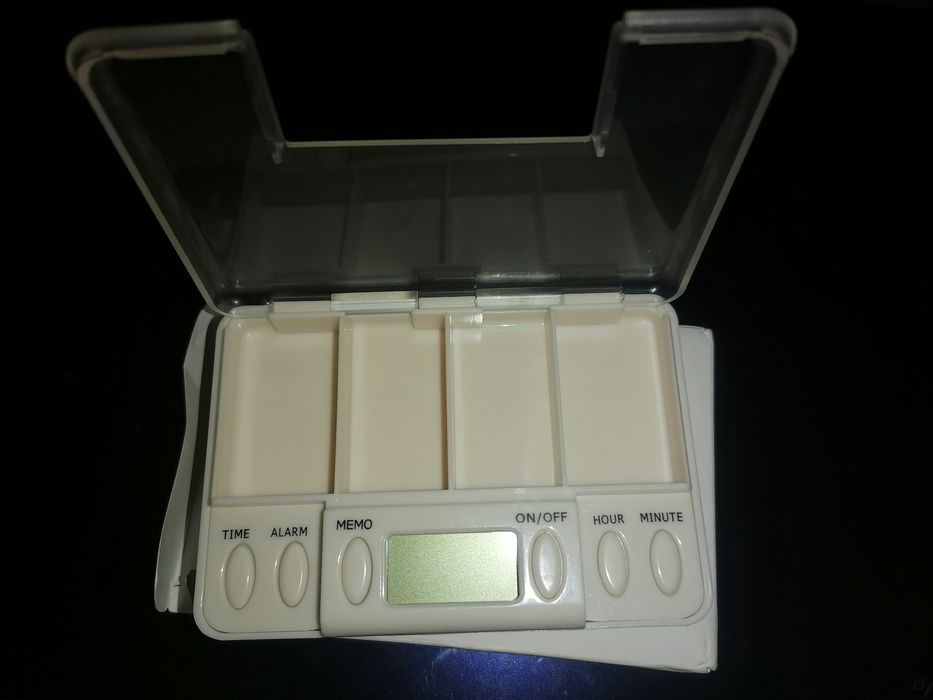 Таблетница с таймером и будильником