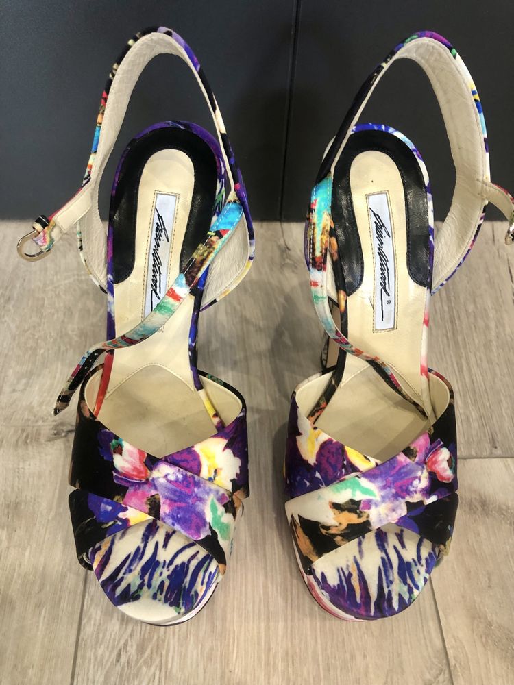 Босоніжки Brian Atwood, нові, оригінал