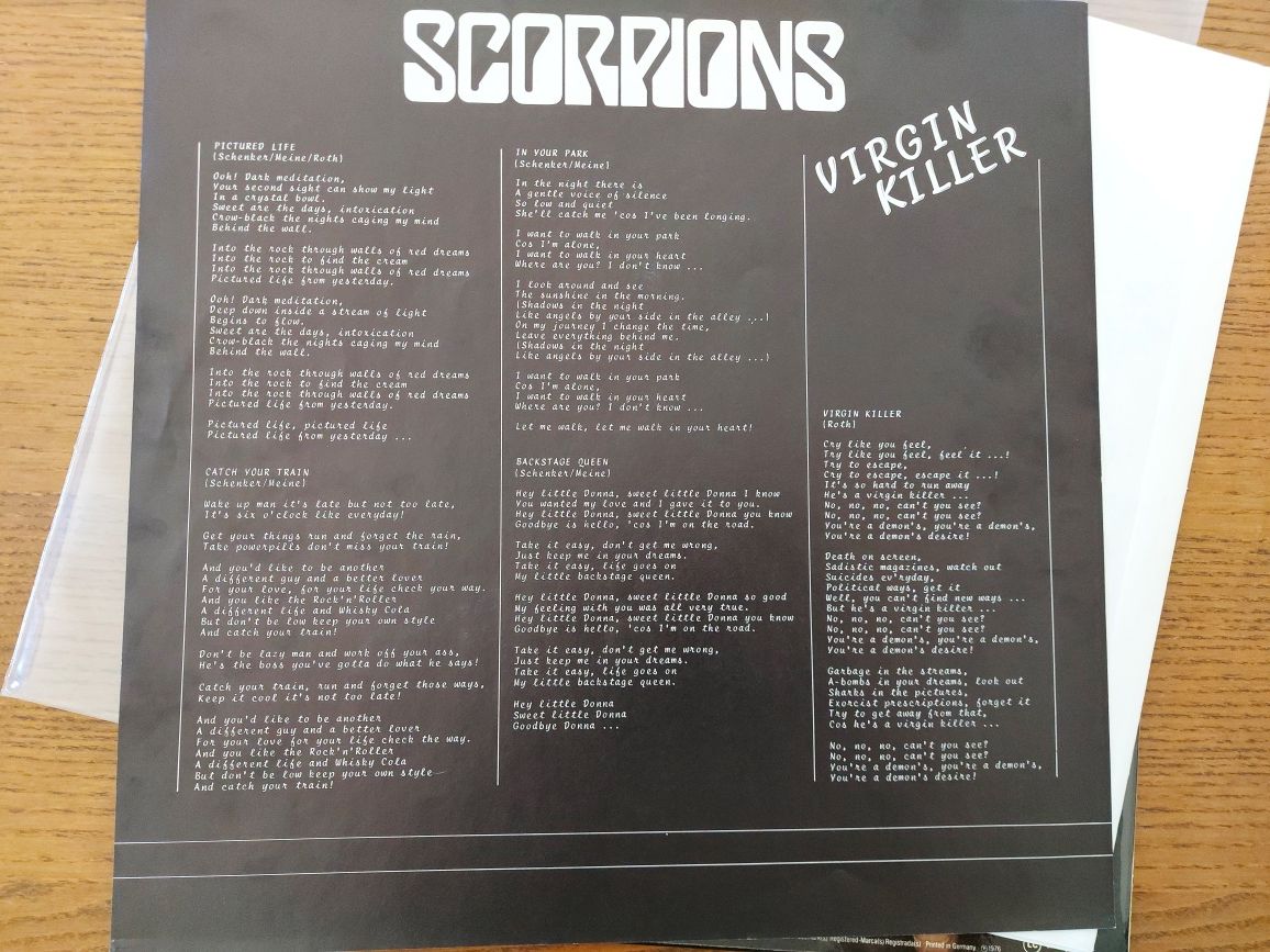 Scorpions  - Virgín Killer