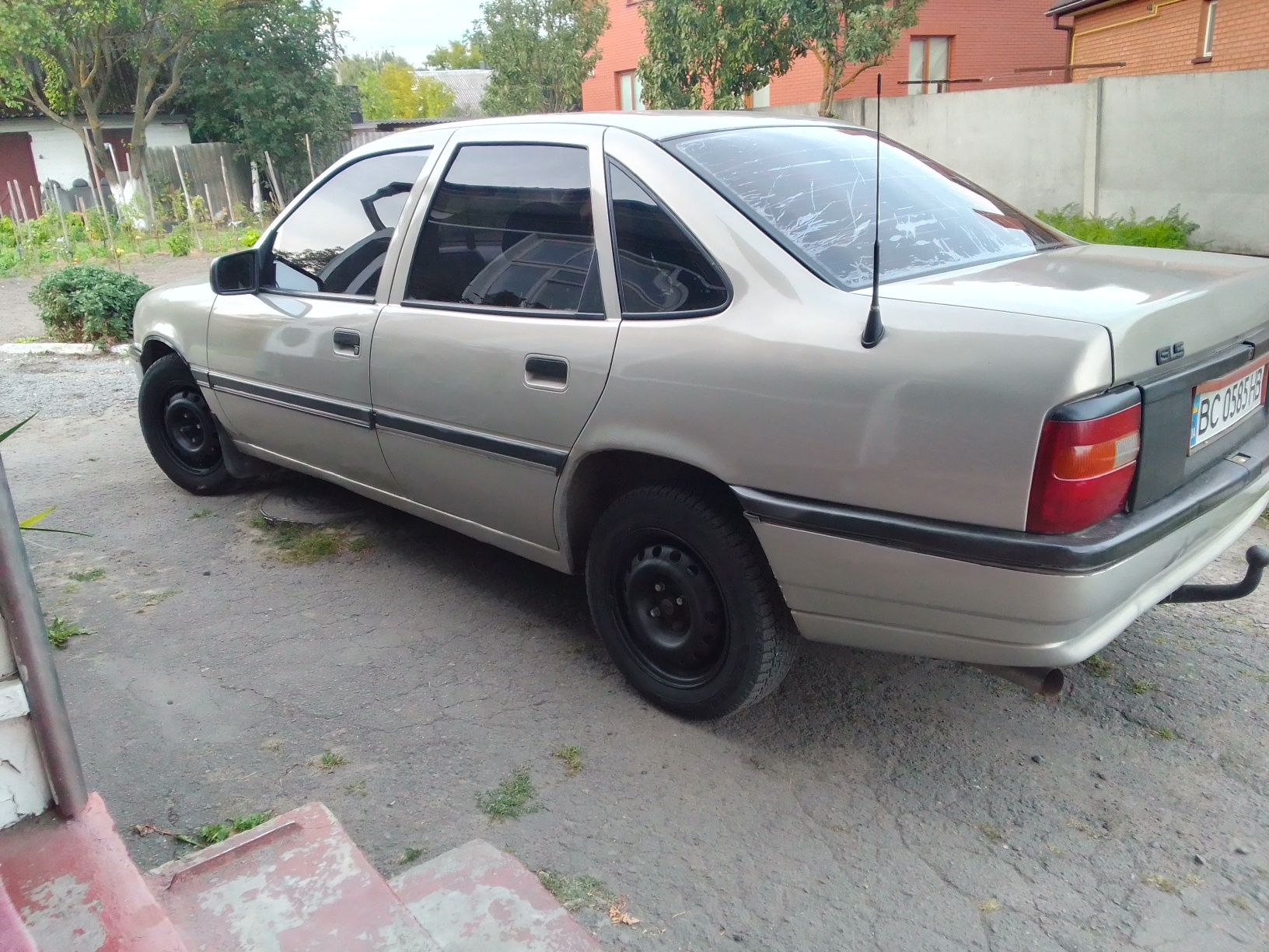 Продам Opel vekta 1.8 бензин