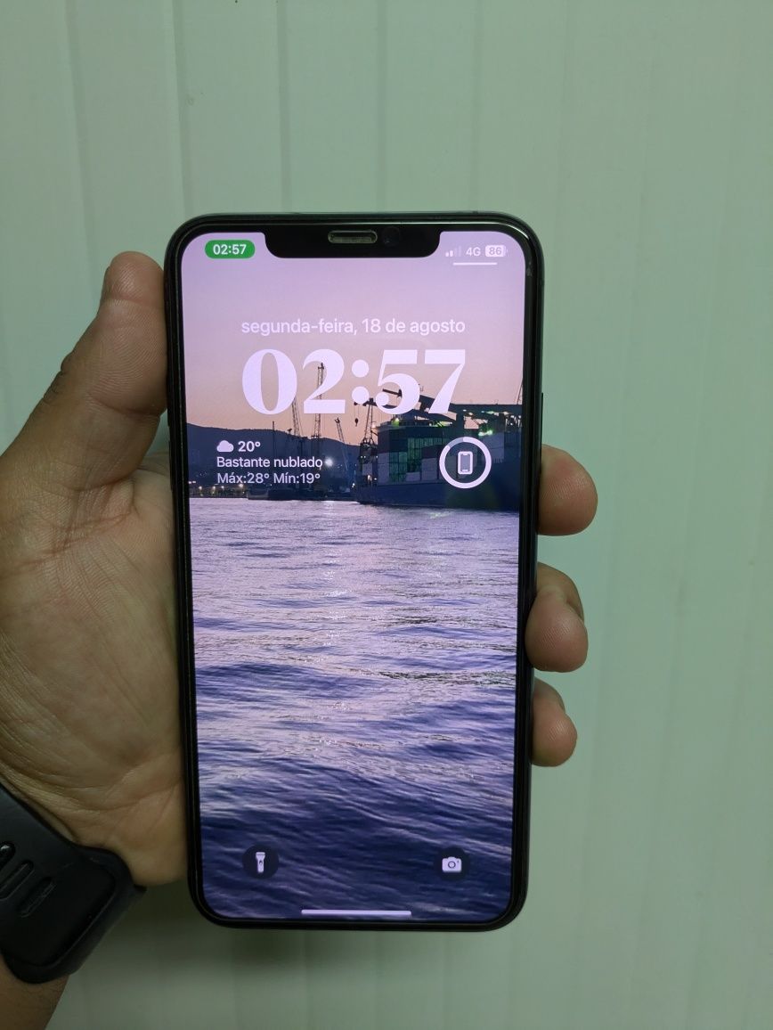 iPhone 11 pro max 64gb