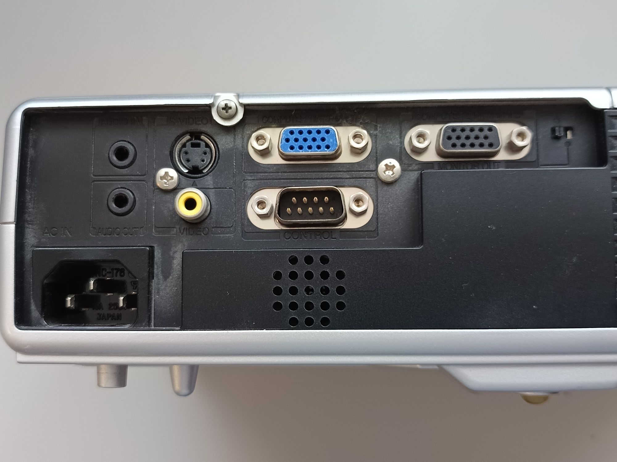 Projektor rzutnik Toshiba TLP-X100